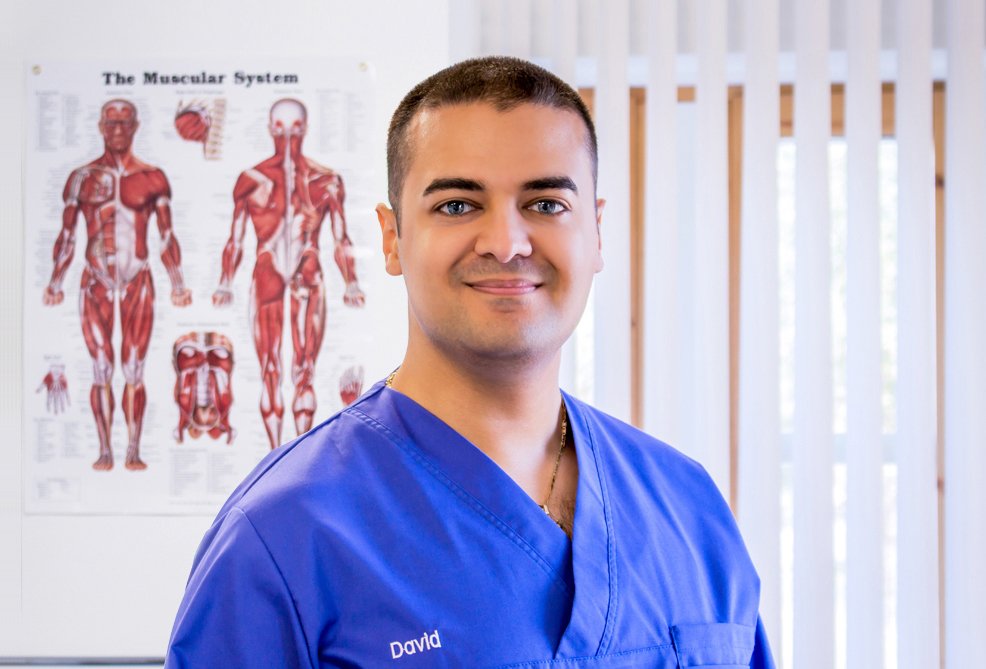 David Benyamin, leg. naprapat och MSK-sonograf, på Omega Naprapati i Täby